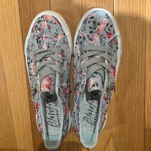 Girls size 3 floral Blowfish sneaker